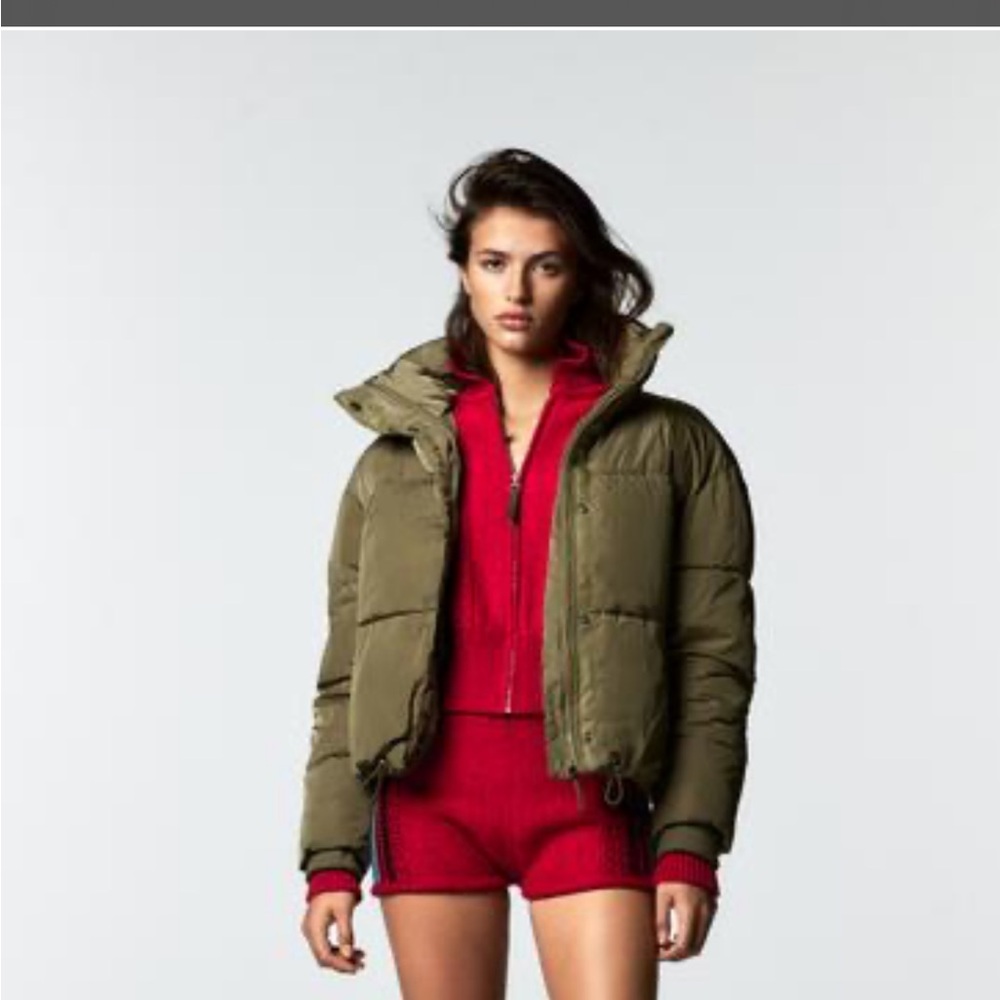 Short puffer coat